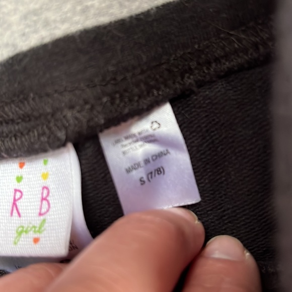 Girls 7-8 shorts . Cotton & easy to match - Picture 2 of 3